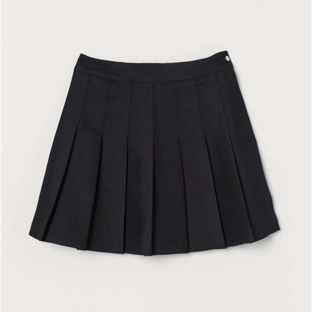 H&M Black Pleated Skirt